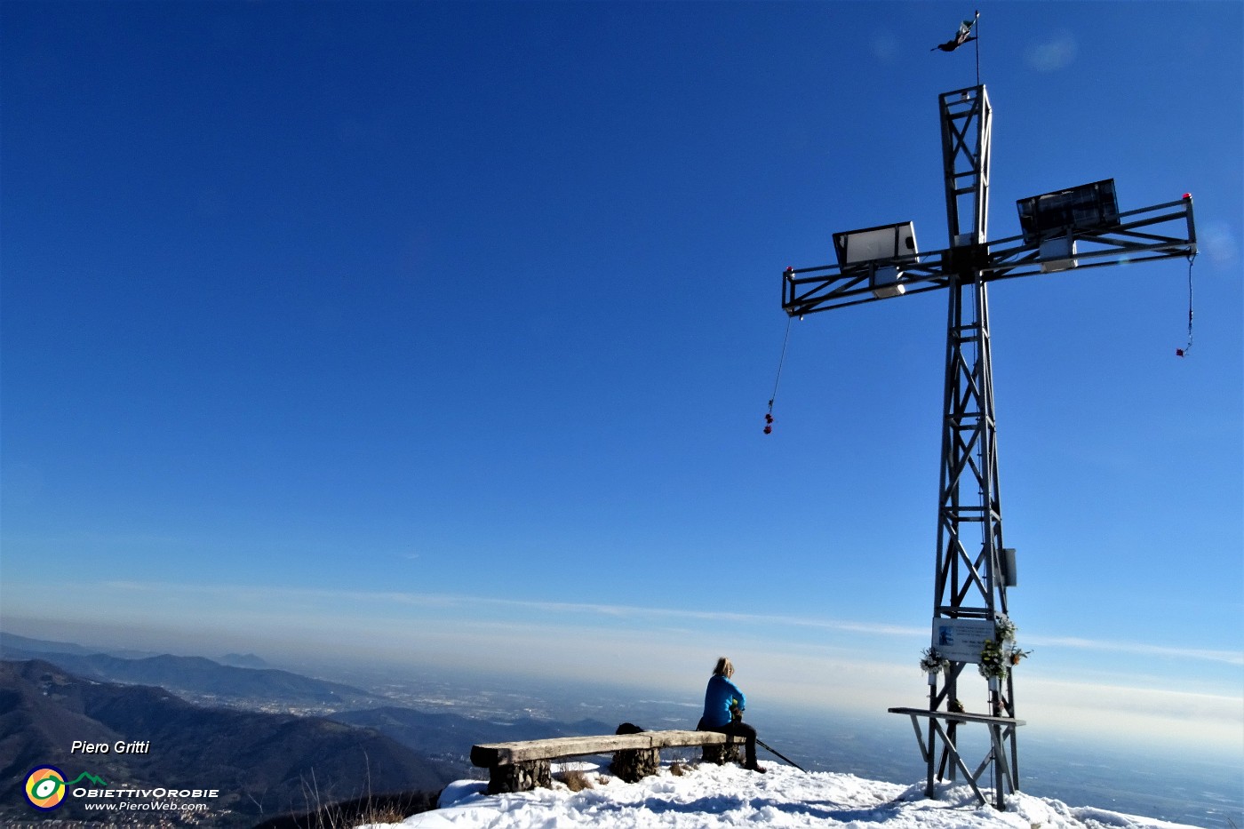 55 L'alta grande croce del Podona (1183 m) ....JPG